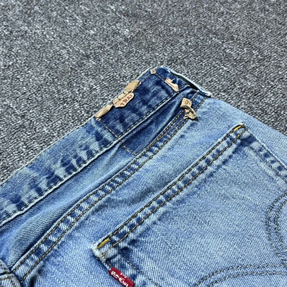 Levi's 505 Straight Fit Jeans 34x30 Light Wash Blue Distressed Denim Mens